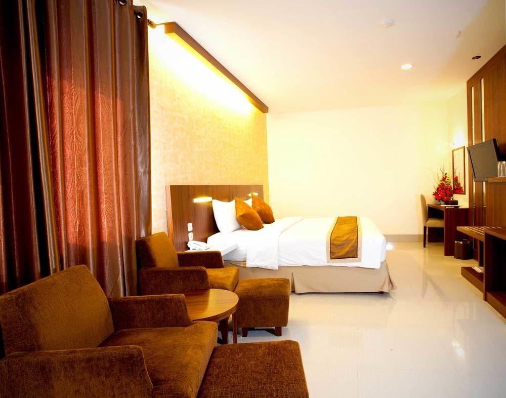 Collection O 1279 Grand Celino Hotel
