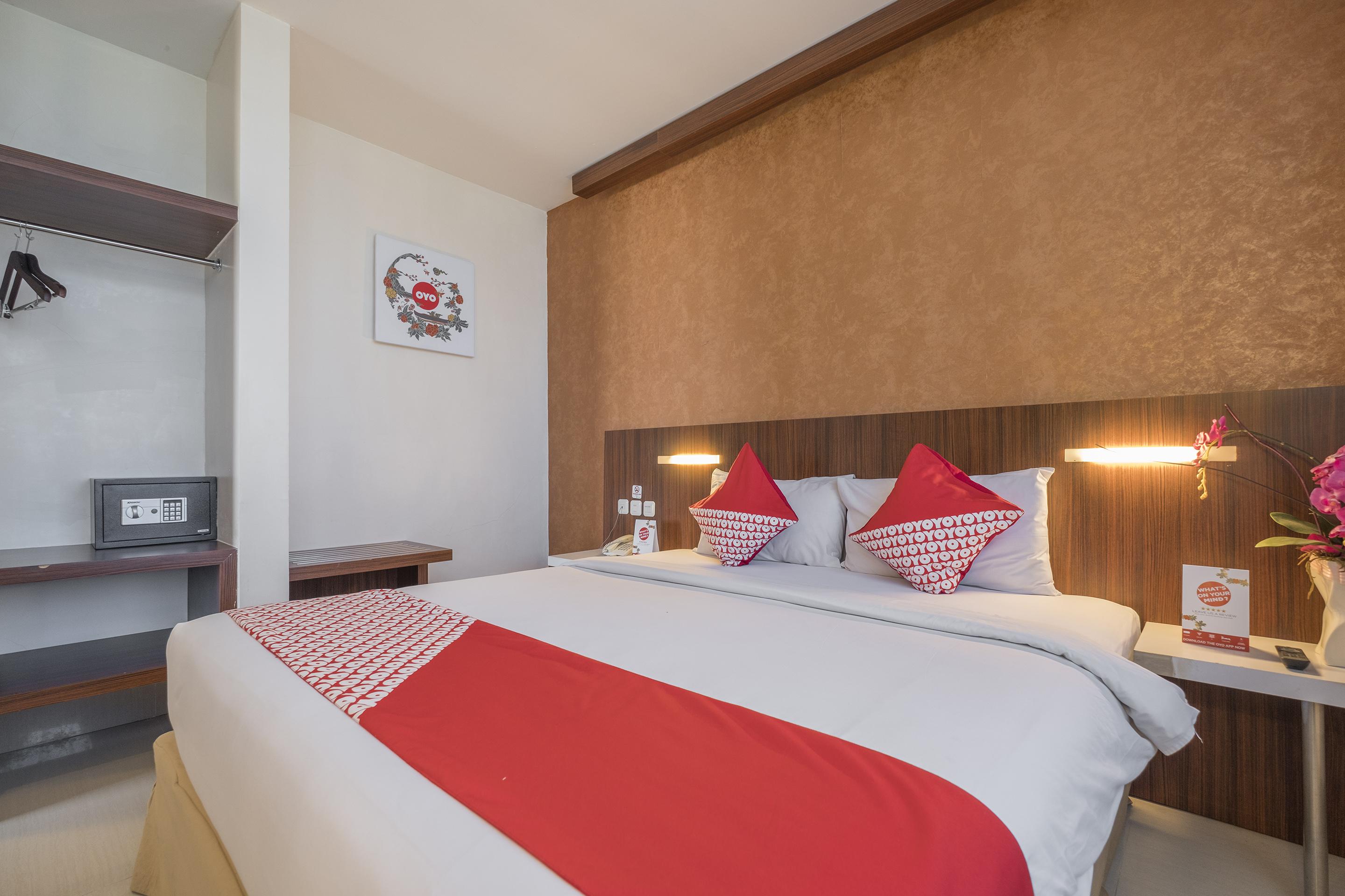 Collection O 1279 Grand Celino Hotel