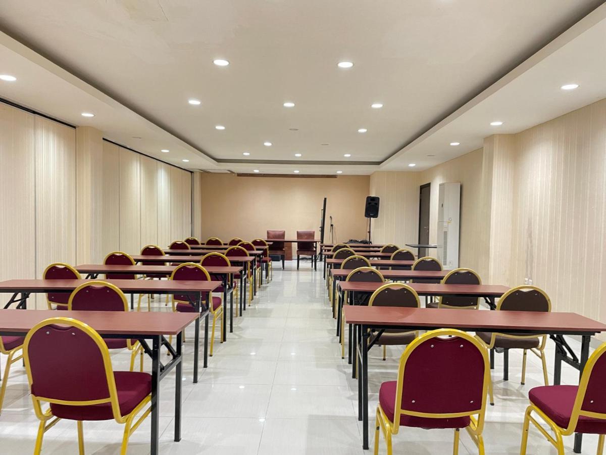 Hotel Collection O 1279 Grand Celino